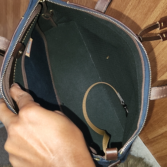 D&B navy blue purse - Picture 8 of 8